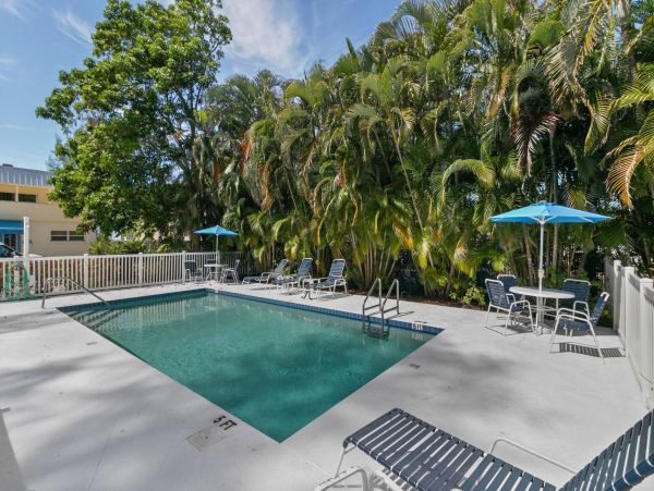 Longboat Key One Bedroom Vacation Condo Sleeps Four Guests