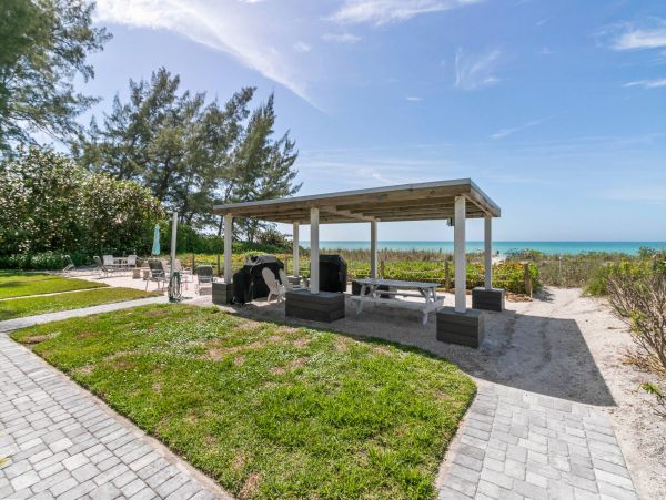 BEACHFRONT LONGBOAT KEY RENTAL SLEEP 4