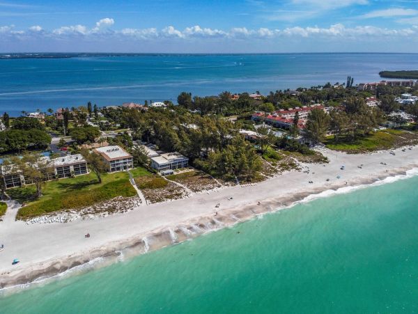 BEACHFRONT LONGBOAT KEY RENTAL SLEEP 4