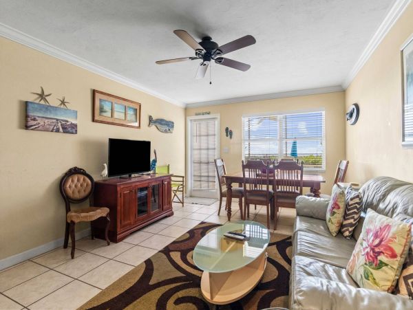 BEACHFRONT LONGBOAT KEY RENTAL SLEEP 4