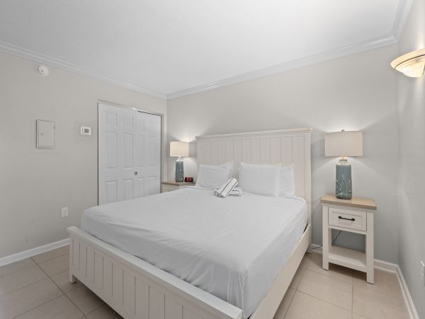 On Beach Longboat Key Vacation Condo One Bedroom