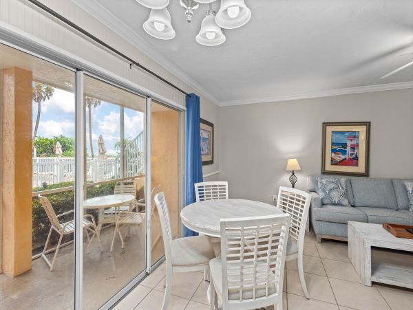 Weekly Rental on Beach on Longboat Key