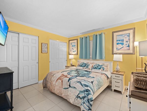 Longboat Key Beachfront Vacation Rental - 2-Bedroom Gulf Front Luxury Condo