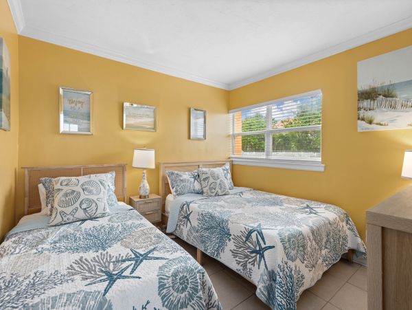 Longboat Key Beachfront Vacation Rental - 2-Bedroom Gulf Front Luxury Condo