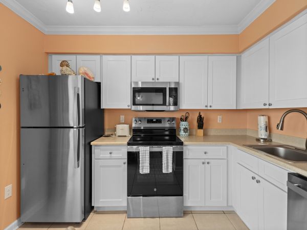 Longboat Key Beachfront Vacation Rental - 2-Bedroom Gulf Front Luxury Condo