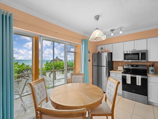 Longboat Key Beachfront Vacation Rental - 2-Bedroom Gulf Front Luxury Condo