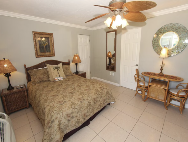 Beachfront Longboat Key Studio