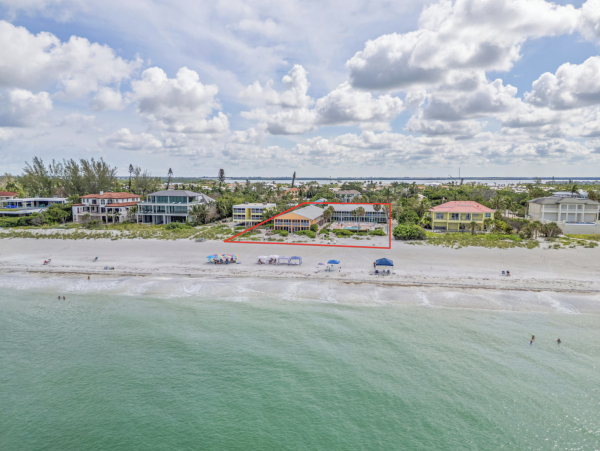 Beachfront Longboat Key Studio