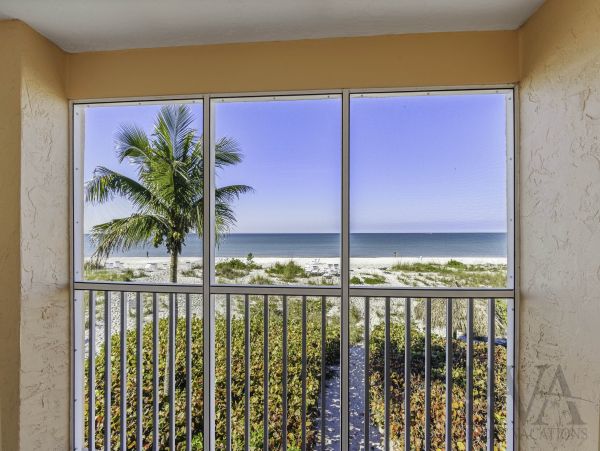Longboat Key 2 Bedroom Beach Front Vacation Rental Sleeps 6