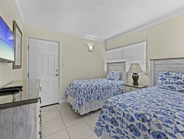 Longboat Key 2 Bedroom Beach Front Vacation Rental Sleeps 6