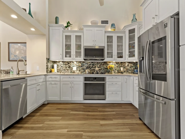 Luxury Longboat Key Two Bedroom Charming Rental Stroll to Beach