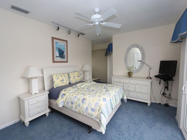 3 Bedroom Longboat Key Vacation Home with Pool