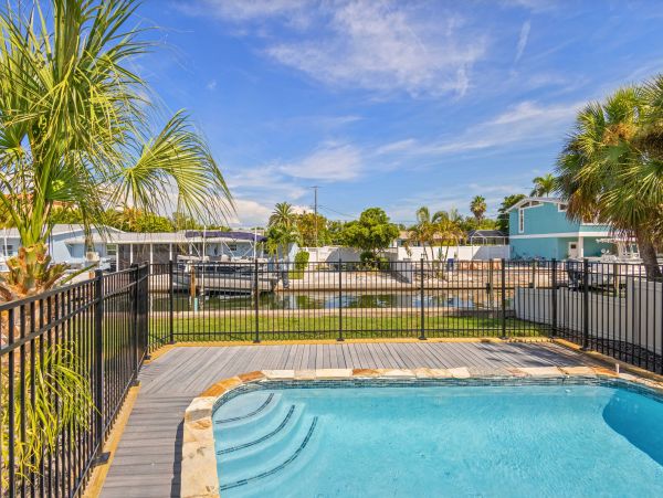 3 Bedroom Longboat Key Vacation Home with Pool