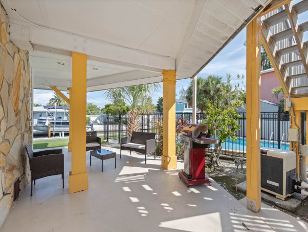 3 Bedroom Longboat Key Vacation Home with Pool
