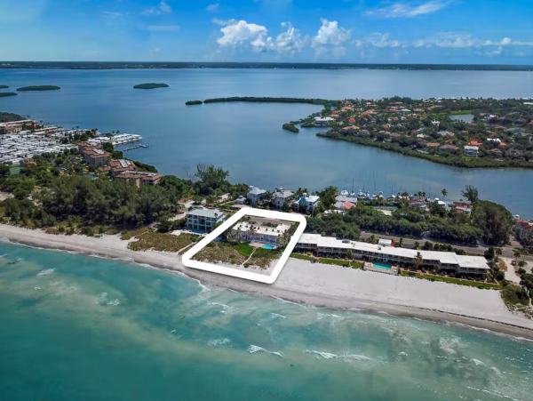 Studio Private Patio On Beach with Views in Longboat Key