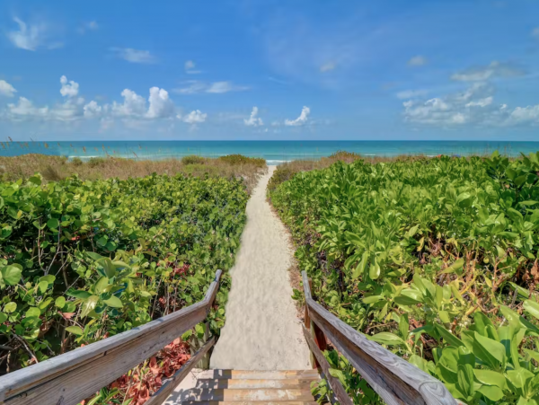 Studio Private Patio On Beach with Views in Longboat Key