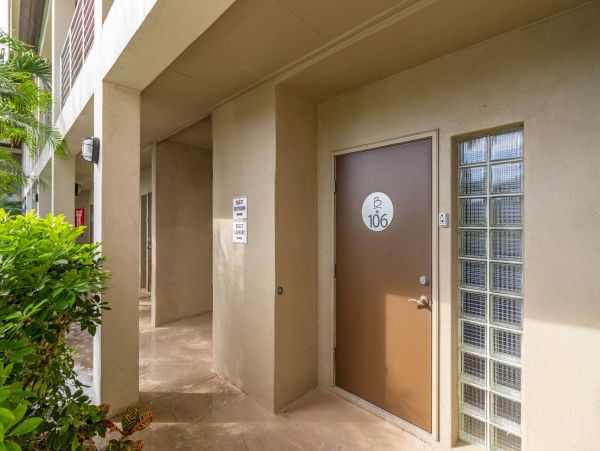 Longboat Key Walk Out Beachfront Studio unit