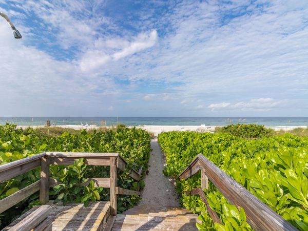 Longboat Key Walk Out Beachfront Studio unit