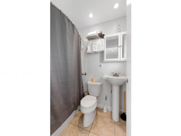 Longboat Key Walk Out Beachfront Studio unit
