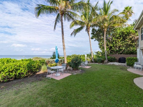 Longboat Key Walk Out Beachfront Studio unit