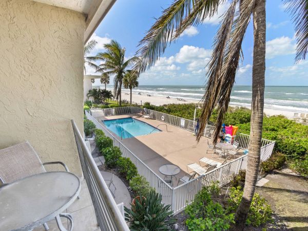 Modern Interior Beachfront One Bedroom Condo