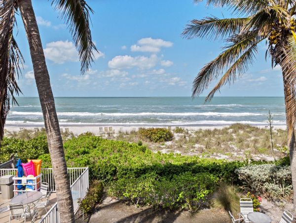 Modern Interior Beachfront One Bedroom Condo