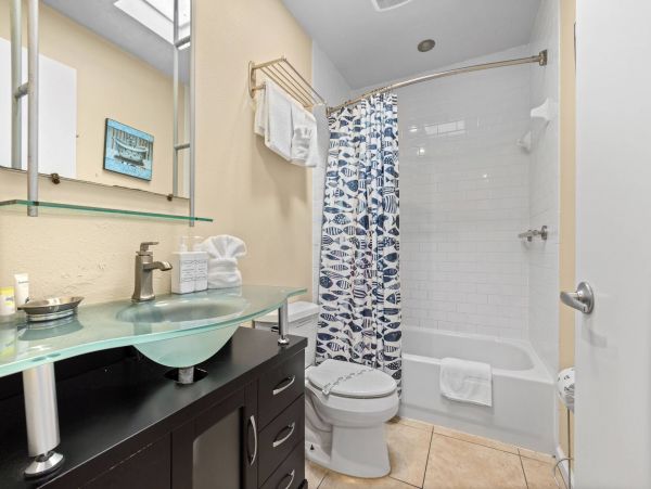 Modern Interior Beachfront One Bedroom Condo