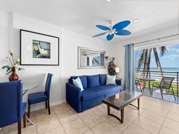 Modern Interior Beachfront One Bedroom Condo
