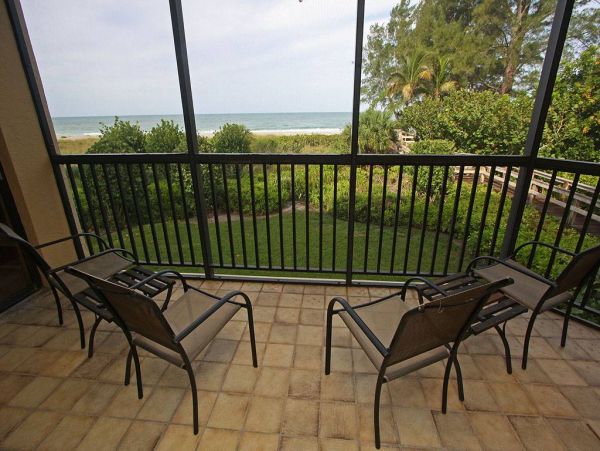 Longboat Key Vacation Condo with Gulf Views and Membership Privileges