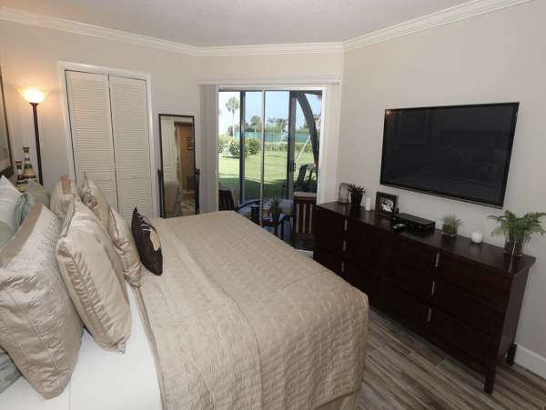 Monthly Rentals on Beach Two bedroom island North End