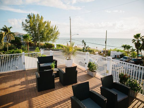 2 Bedroom Condo Rental Great Location Walk to Dining