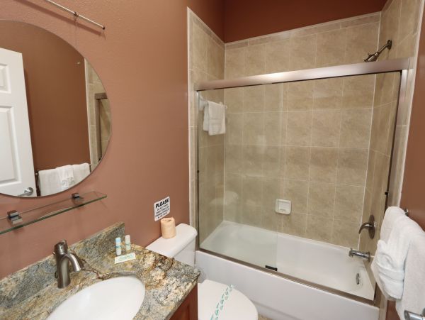 2 Bedroom Condo Rental Great Location Walk to Dining