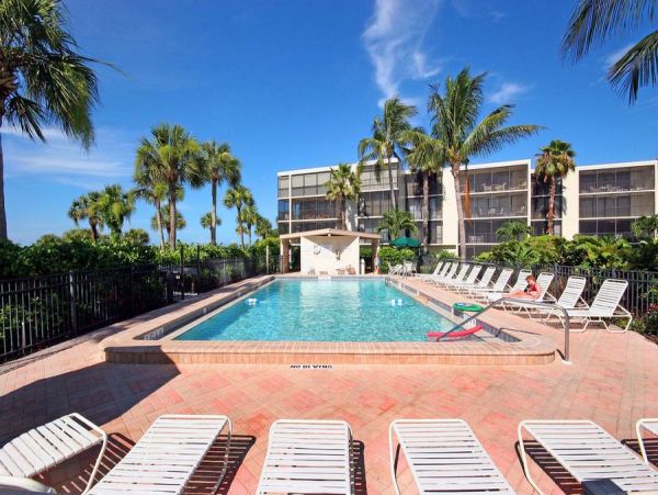 Three Bedroom Vacation Rental on Sanibel Island with View