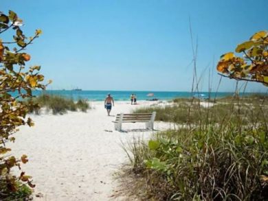 3 bedroom Anna Maria Rental  200 ft to the Beach!