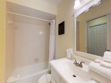 3 bedroom Anna Maria Rental  200 ft to the Beach!