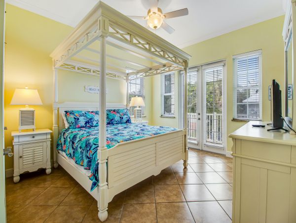 Anna Maria Vacation Rental Pool Home with Six Bedrooms