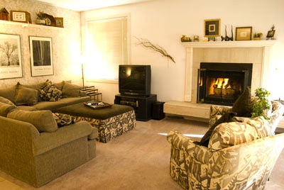 Living room with fireplace& TV