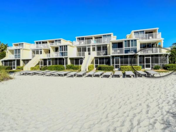 This Great Boutique Resort on Longboat Right on Beach