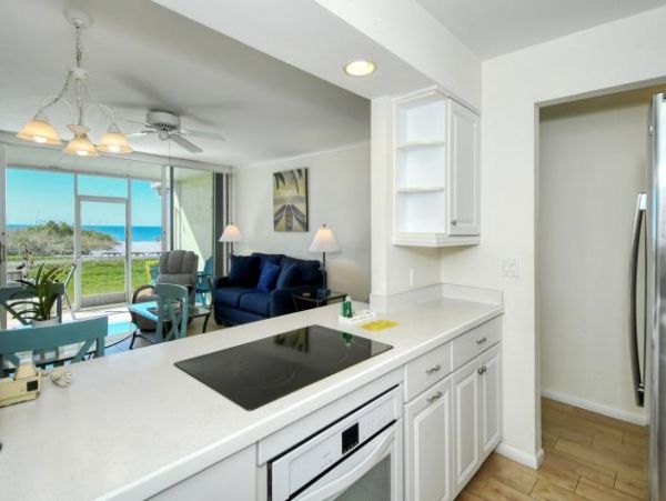 This Great Boutique Resort on Longboat Right on Beach