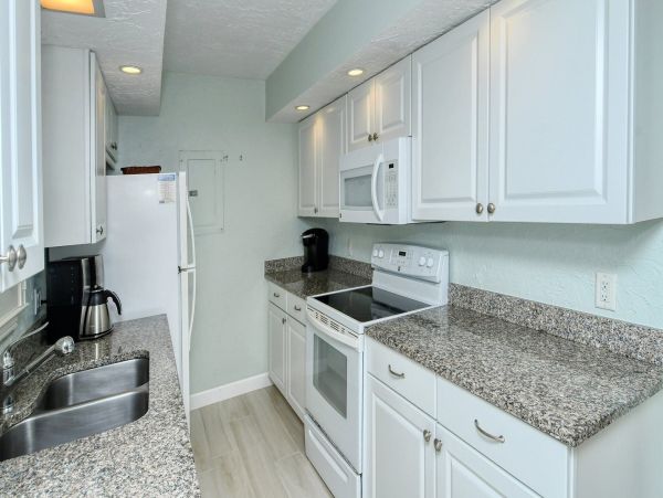 Longboat Key Beachfront Townhome Rental - Sarasota Luxury Island Accommodations