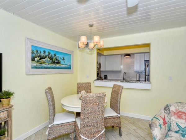 Direct beachfront Walk Out Rental Longboat Key