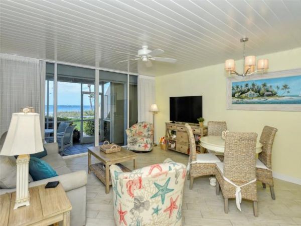 Direct beachfront Walk Out Rental Longboat Key