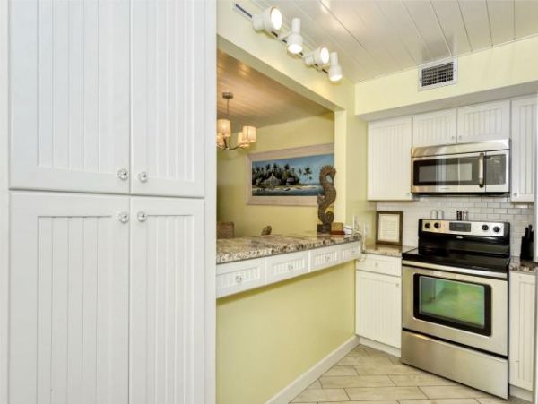 Direct beachfront Walk Out Rental Longboat Key