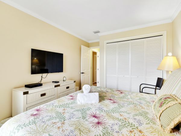 Three Bedroom Full Gulf of Mexico Views a Wow Condo