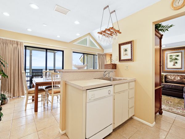 Three Bedroom Full Gulf of Mexico Views a Wow Condo