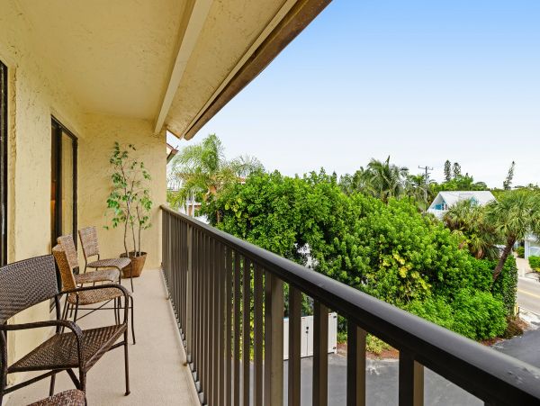 Three Bedroom Full Gulf of Mexico Views a Wow Condo