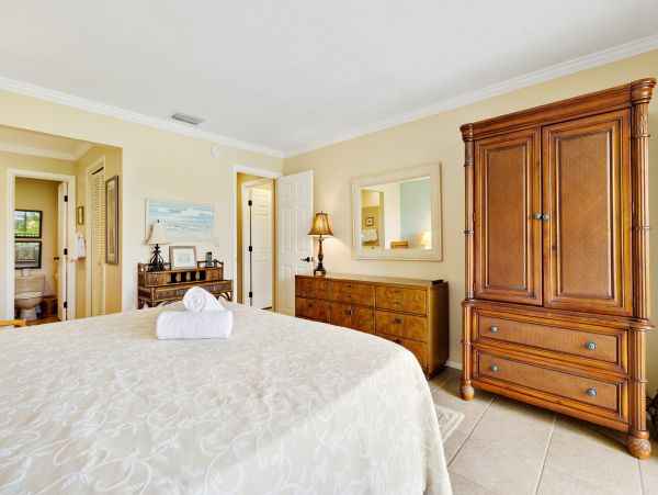 Three Bedroom Full Gulf of Mexico Views a Wow Condo