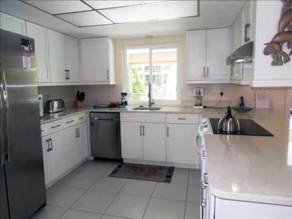 Canalfront Vacation Home in Lido Key with Pool & Boat Dock