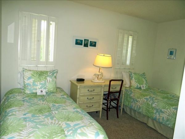 Canalfront Vacation Home in Lido Key with Pool & Boat Dock