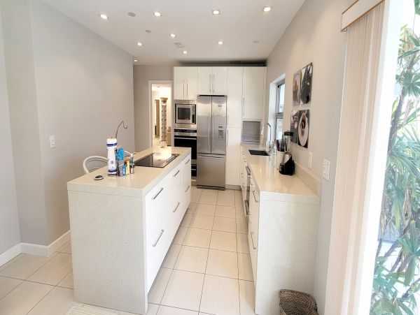 Four Bedroom Vacation Rental in Longboat Key Sleeps 7